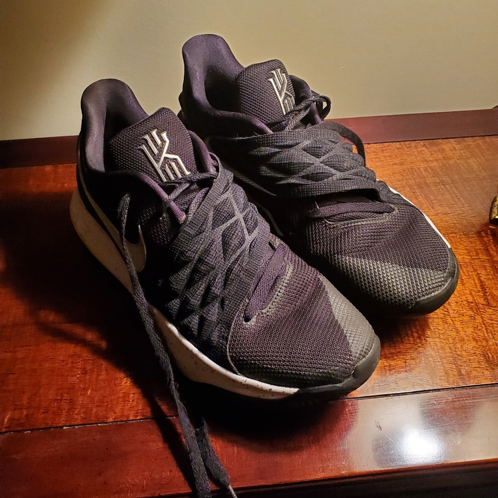 Nike Kyrie Low 11.5